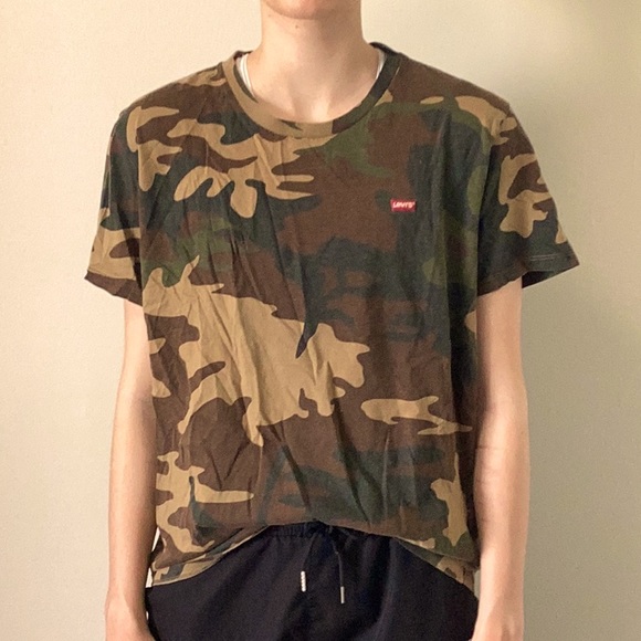Levi’s camo shirt, size medium - Picture 1 of 2